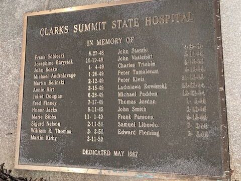Image of names on memorial, courtesy of findagrave.com
